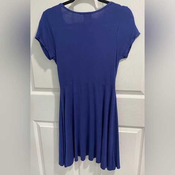 NWOT TMG New York Wrap Front Tied Faux Wrap Dress. Color Blue. Size M. - Picture 2 of 4